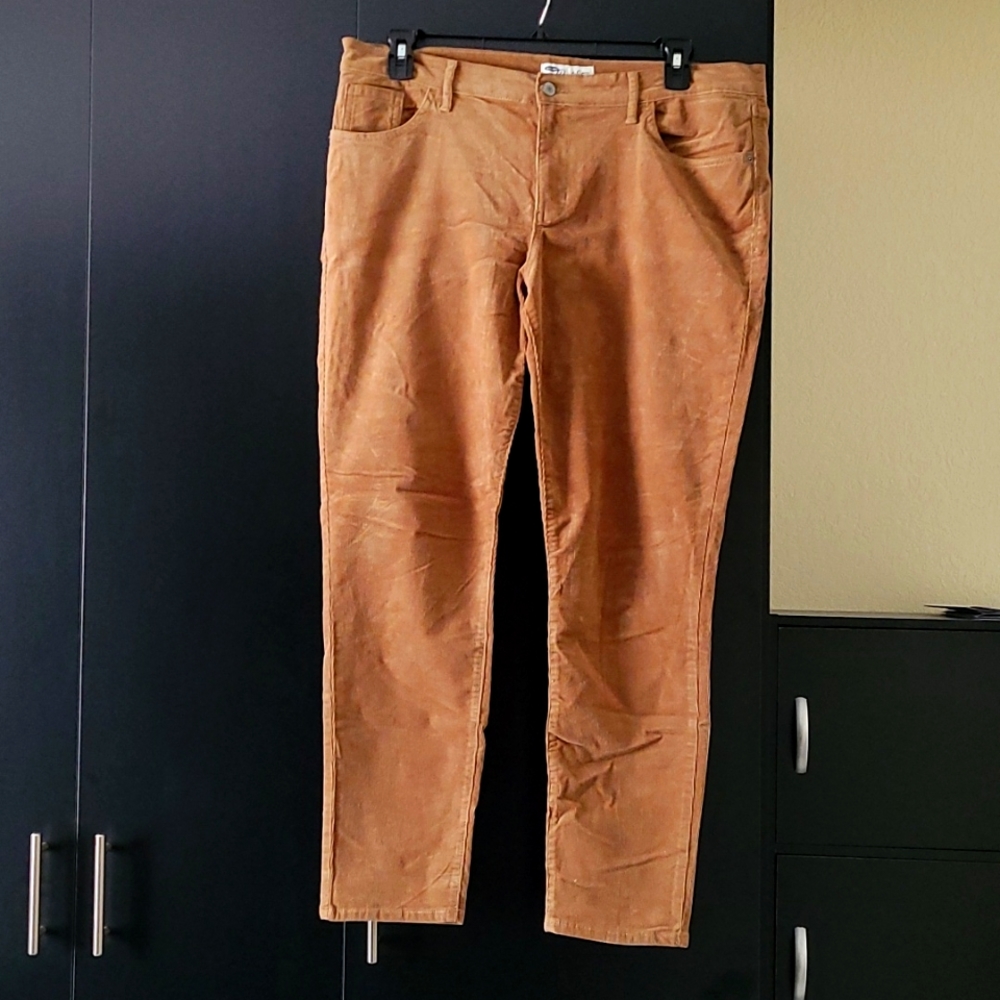 Old Navy tan stretch rockstar cords size 16